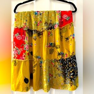 Yellow multicolored floral skirt. Flowing, stylish yet effortless style
